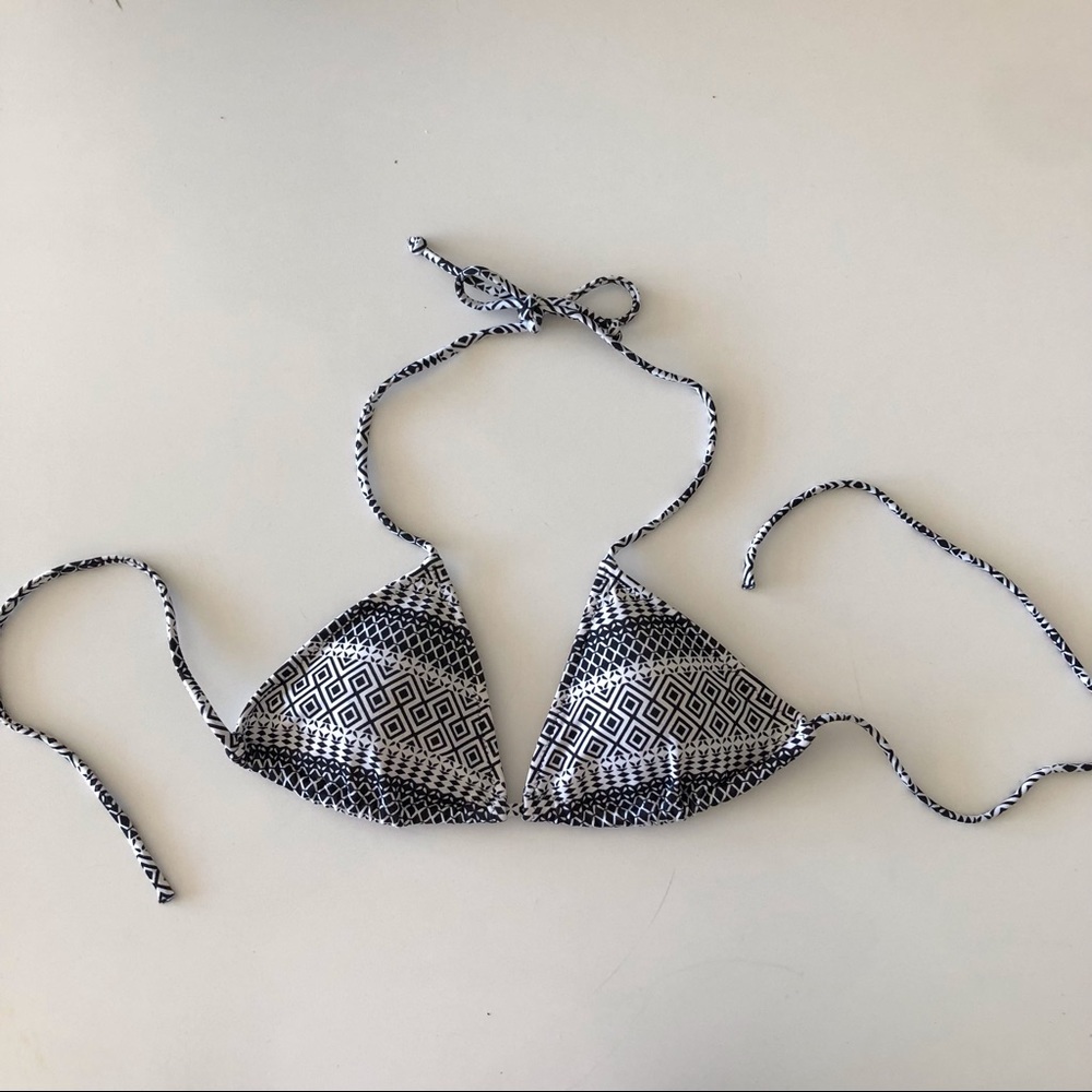 Black & White Victoria’s Secret Bikini Top size S